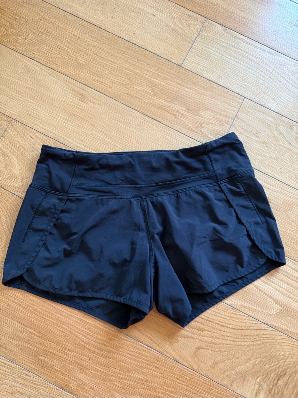 Lululemon Black shorts size 6